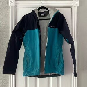 Patagonia hooded rain shell